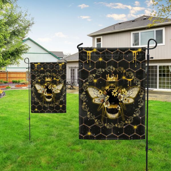 Vintage Queen Bee Flag: Beekeeper Gift LNT821F - Image 4