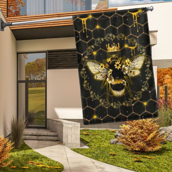Vintage Queen Bee Flag: Beekeeper Gift LNT821F - Image 3