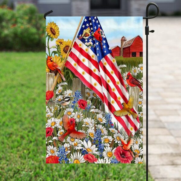 Cardinal Farm Living Flag PSL147F: Rustic Farmhouse Decor