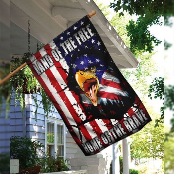 Home of the Brave: American Flags & Patriotic Decor - Image 8