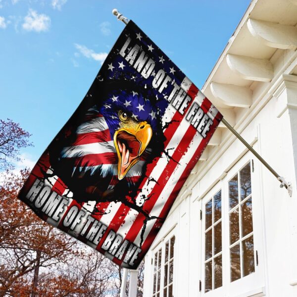 Home of the Brave: American Flags & Patriotic Decor - Image 7