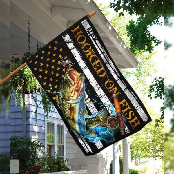 Hooked On Fish Flag: QNN16F - Nautical Outdoor Decor - Image 3