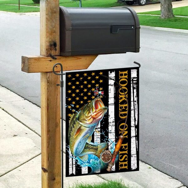 Hooked On Fish Flag: QNN16F - Nautical Outdoor Decor - Image 9