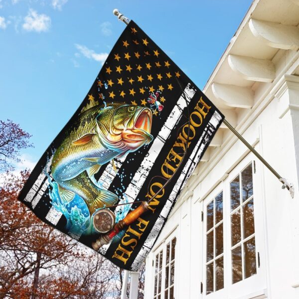 Hooked On Fish Flag: QNN16F - Nautical Outdoor Decor - Image 2
