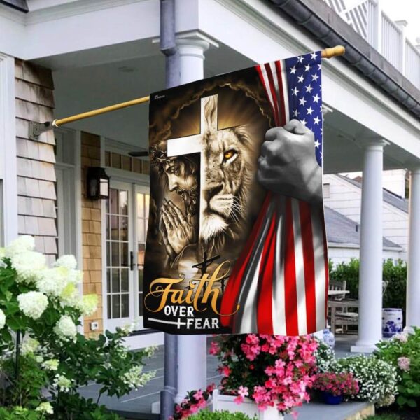 Faith Over Fear: Jesus & Lion Christian Cross American Flag T-Shirt