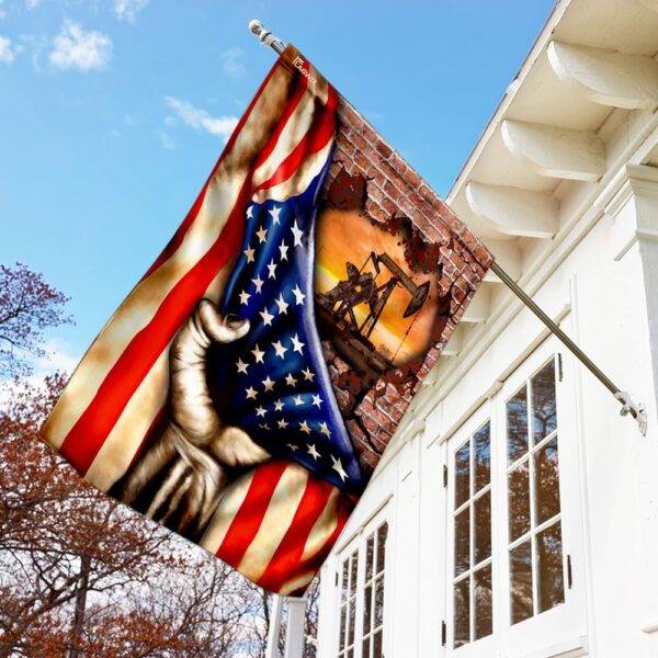 Oilfield Flag MLH1018F: Durable & High-Visibility Safety Flags - Image 2