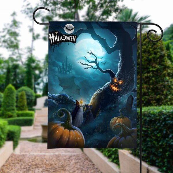 Wood Devil Garden Flag: Spooky Halloween Outdoor Decor